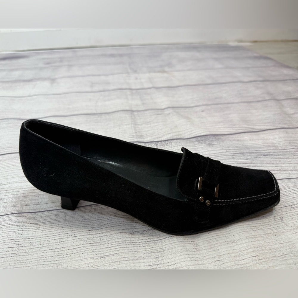 Stuart Weitzman Black Suede Kitten Heel Loafers Size 8 Classic Chic - Picture 4 of 16